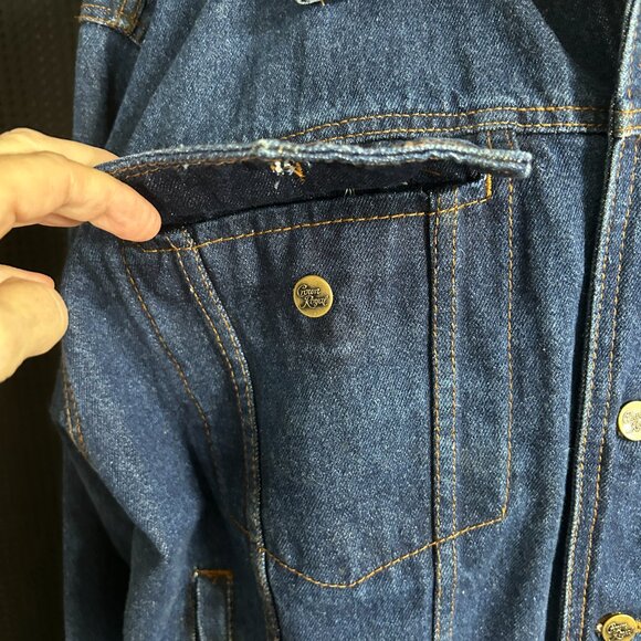 Up for sale is a Vintage Denim Crown Royal 1993 Country Music Series Jacket in s - Picture 3 of 11